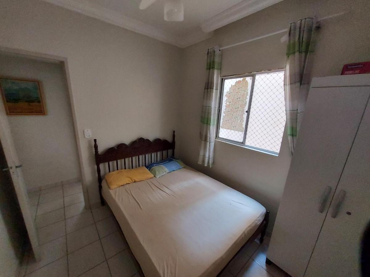 Lindo Apartamento 50 Metros Da Praia Do Morro, Tres Quartos E Duas Vagas De Garagem グアラパリー エクステリア 写真